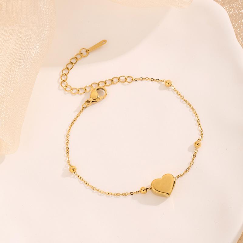 Product Introduction of 1-2 Pcs Love Titanium Steel Necklace+Bracelet with Female Niche Design 18K Gold Lock Bone Chain New Necklace with Accessory Pendant 3