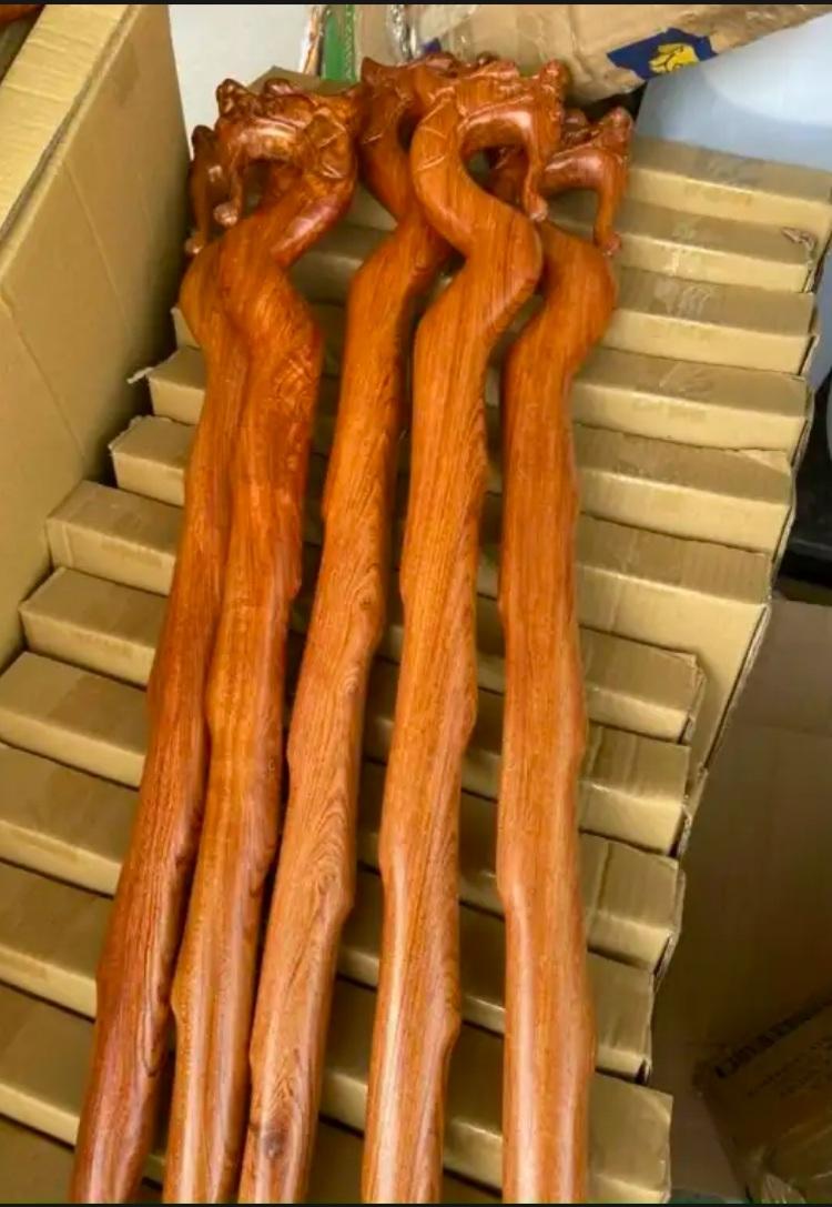Product Introduction of Gậy gỗ Hương chống cho người già nguyên khối dài 90 cm 5