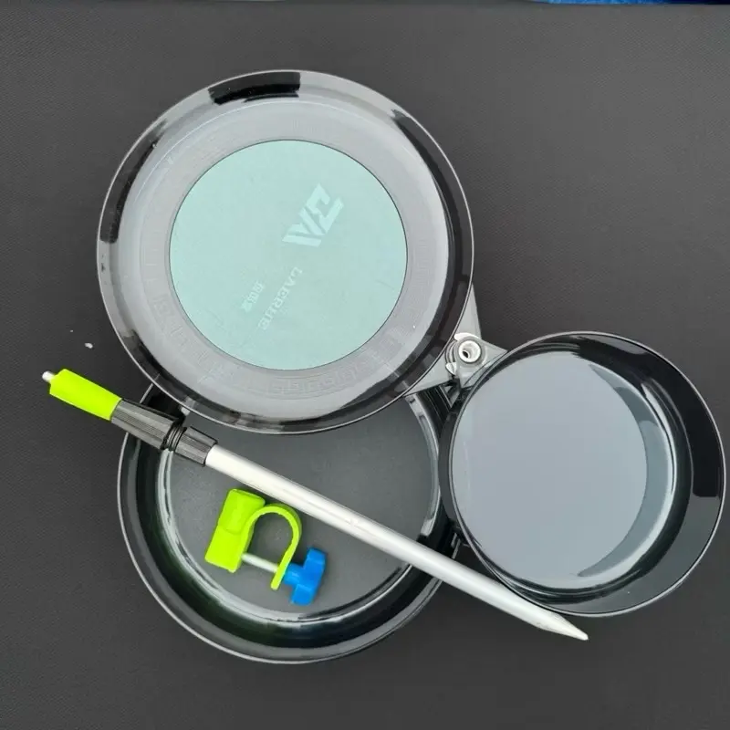 ￼Khay mồi 3 tầng , chất liệu silicon cao cấp.