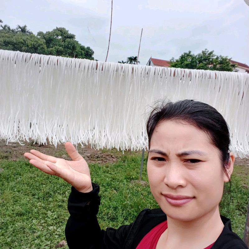 Product Introduction of 3kg phở khô tặng 1 kg bún khô được phơi nắng tự nhiên không chất bảo quản không chất tẩy trắng, 1