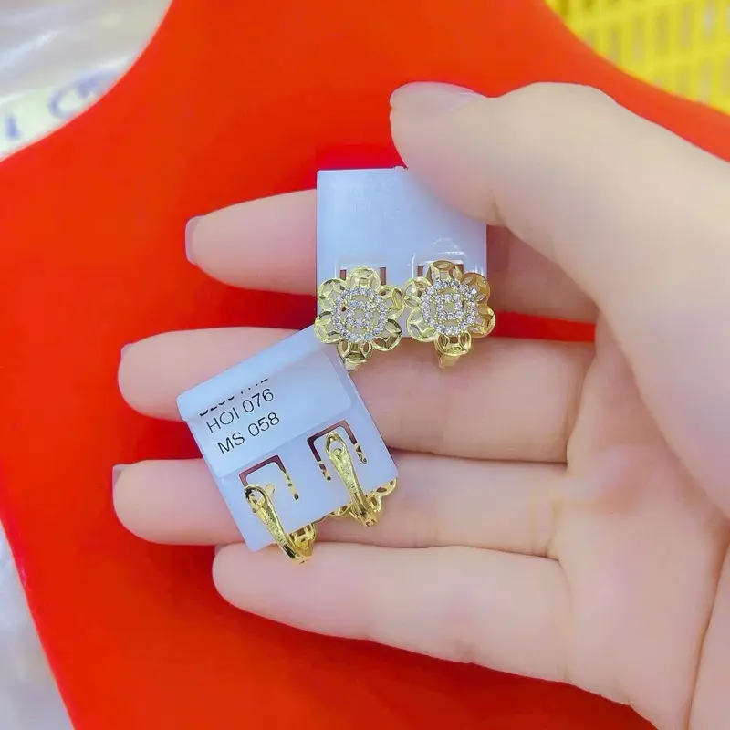 Bông tai hội mã hoa kim tiền