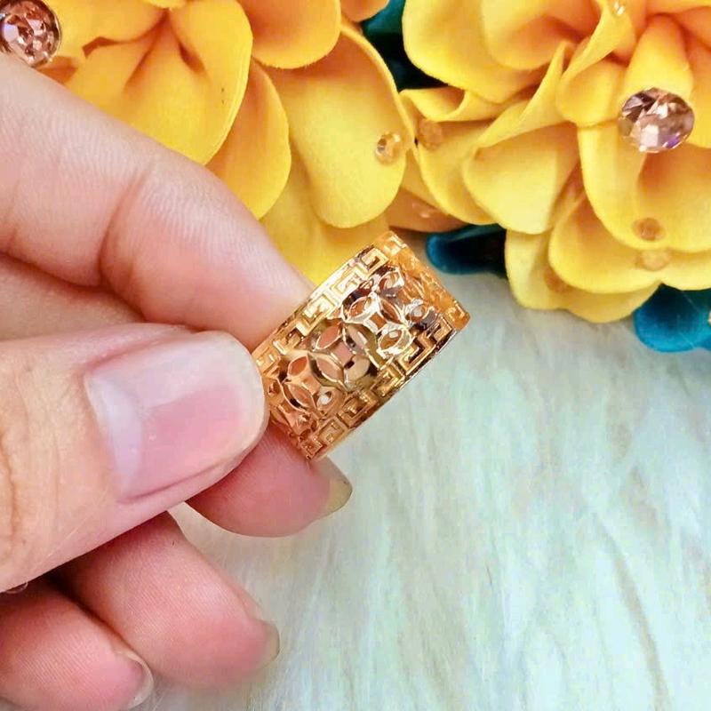 Nhẫn Đồng Đỏ Mẫu Kim Tiền Vạn Lý Bản 1cm2 Màu Vàng 750 Trang Sức Nữ