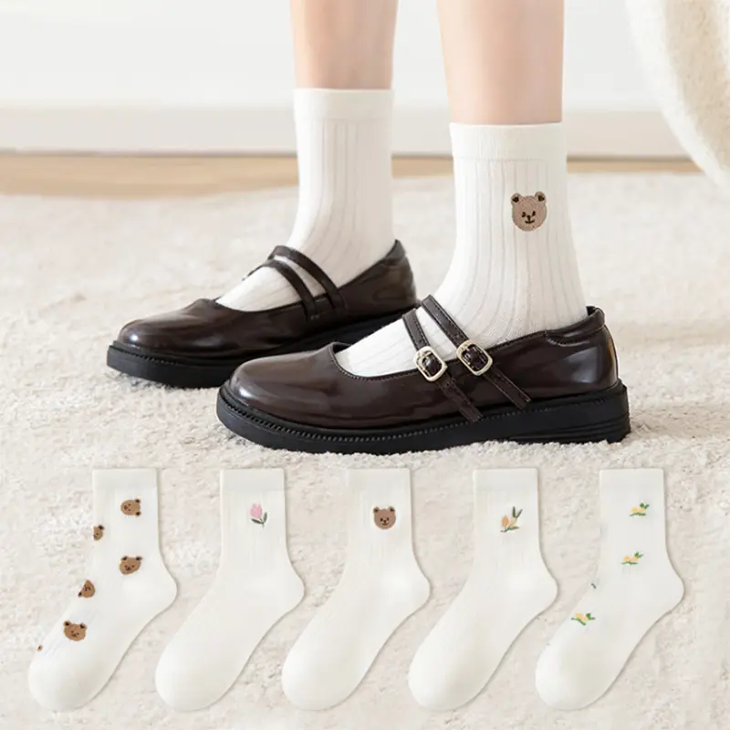 Cute Cartoon Bears Embroidery Sock Pure Cotton Soft White Socks Jap Versatile Mid Tube Socks For Women