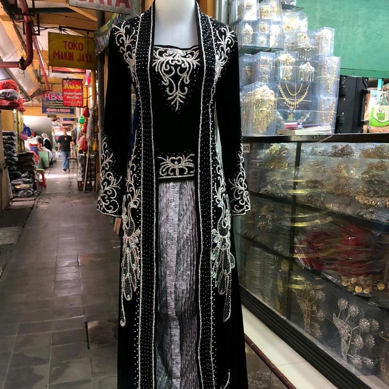 kebaya pengantin bludru merak Gaun Wanita 6
