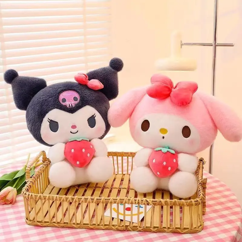Gấu Bông Kuromi - Melody ôm Dâu 20cm, Gấu Bông cho bé đáng yêu 3