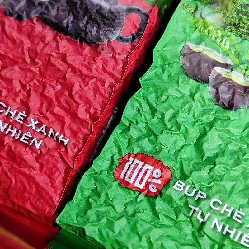 Combo Trà Đoàn Viên 400 gram ( gồm 1 gói trà Đinh Ngọc 200 gram, 1 gói Tôm Nõn 200 gram)  _2 gói trà Vụ Xuân. Tặng 01 Trà Sen Hồ Tây 50k , Organic, Sao Củi thủ công, Sợi nhỏ xíu, trà xanh ngọc hậu vị ngọt.  đặc sản sản xuất loại 1 ĐB Ngọc Thiên Trà