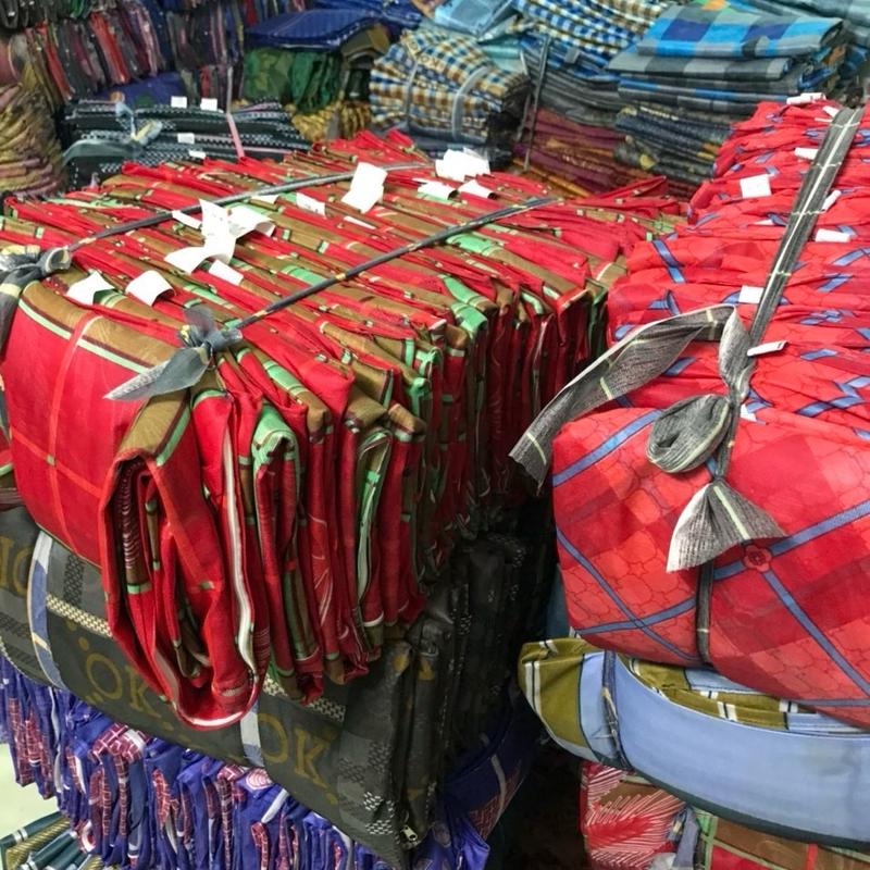 Vỏ bọc đệm gấp 3 tấm đủ size nhiều màu,vỏ bọc bảo vệ đệm  ,vỏ giao màu ngẫu nhiên theo tông màu khách tự trọn, chất liệu gấm valize