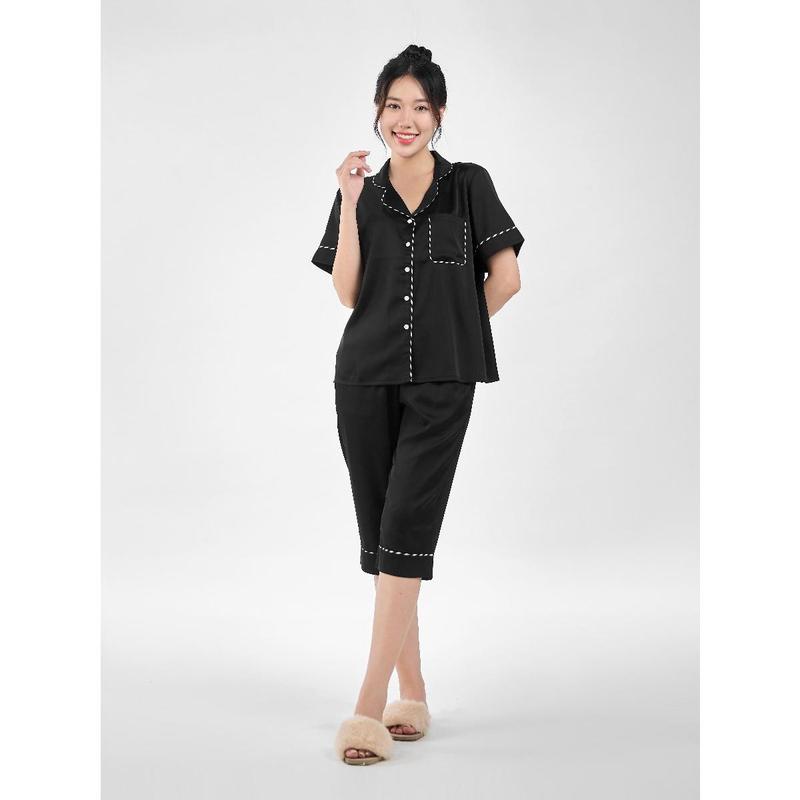  WINNY - 1MNSA23134N - BỘ ĐỒ MẶC NHÀ WINNY Pijama áo cộc quần ngố chất liệu lụa satin cao cấp mềm mại thoang mát Thiết kế hiện đại màu sắc tối giản trẻ trung Nữ Women 1MNSA23134N 