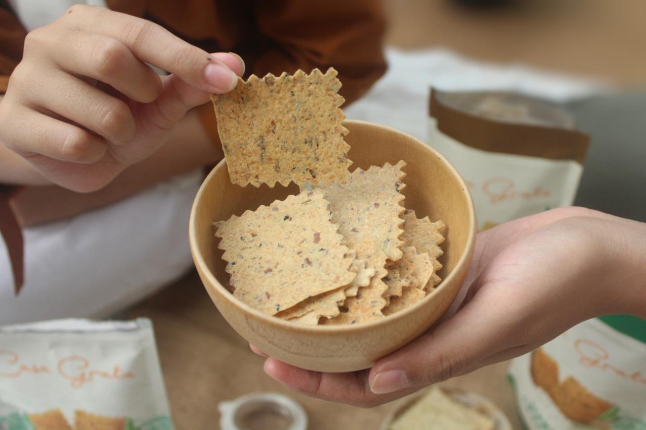 Casa Grata - Krakers Baked Vegan Crackers Snack Gluten Free - Dairy Free - Egg Free 20g Cookies Cemilan - Sea Salt