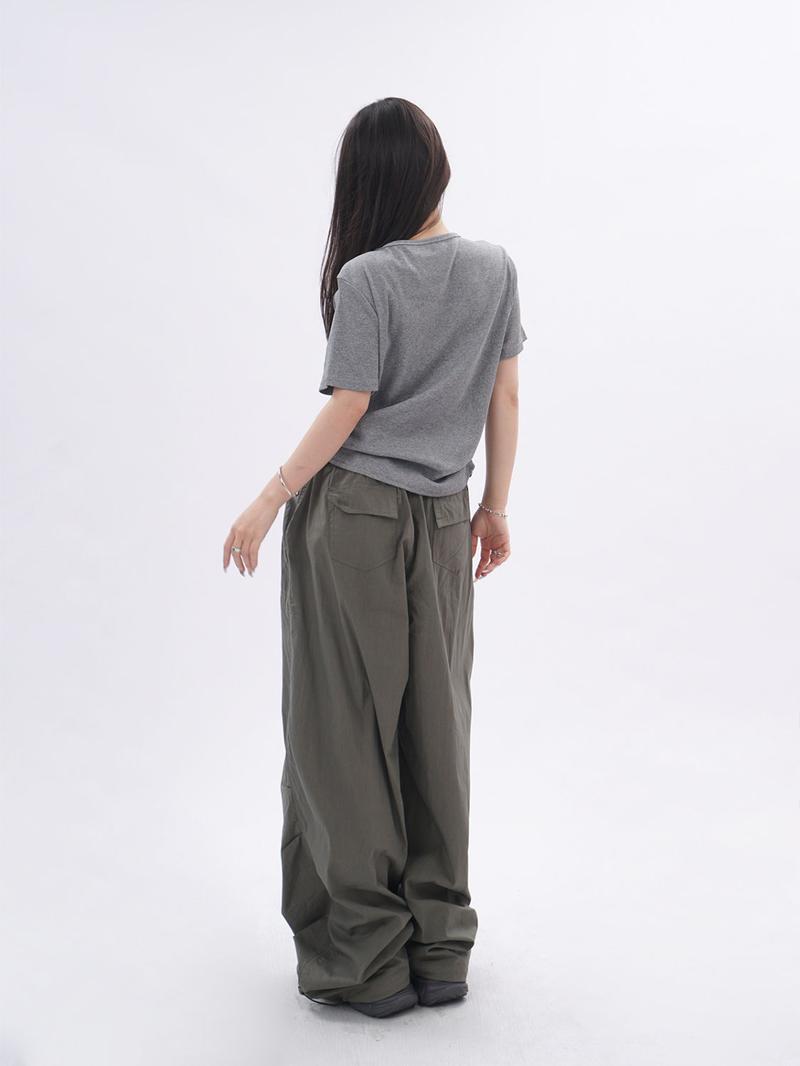 Product Introduction of Áo Ngắn Tay, Ngoại Cỡ, Màu Xám, Thiết Kế Hai Mảnh Giả, Phong Cách Dễ Thương Và Gợi Cảm, Dáng Rộng Và Bất Đối Xứng, Thích Hợp Cho Thể Thao Và Trang Phục Thường Ngày, Áo Phông 22