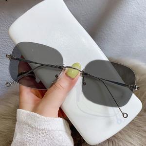 แว่นตาโฟโตโครมาติกพร้อมแสงสีฟ้า, สำหรับผู้หญิง, เลนส์โฟโตโครมาติกไม่มีกรอบ, สามารถใช้ร่วมกันได้กับการตกแต่งเกรด, น่ารักและเซ็กซี่, ไม่มีกรอบ, เหมาะสำหรับสายตาสั้น