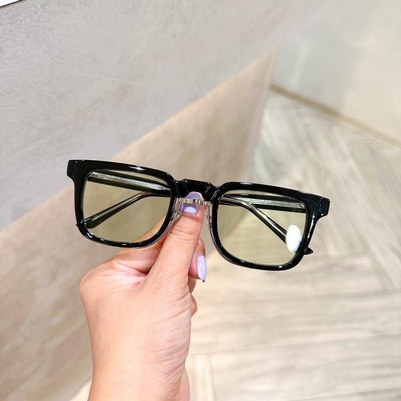 Kính Mắt Kubo N4 Có Thể Lắp Cận Kèm Hộp Cứng Và Khăn Lau Kính