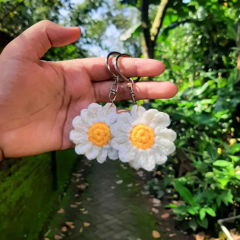 Daisy Flower Keychain / Gantungan Kunci Bunga Aster 0