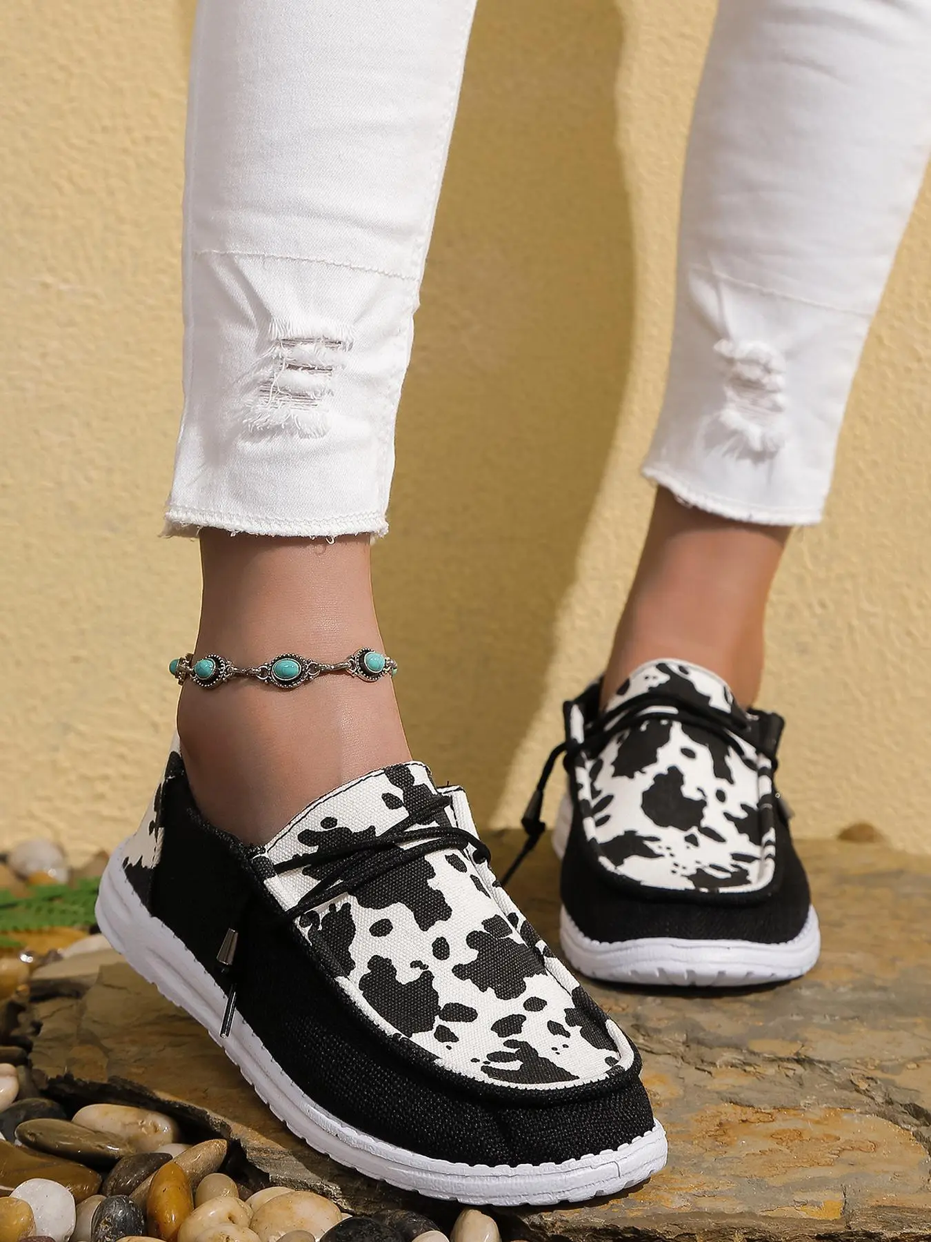 Women's Fashionable Cow Print Lace up Low Top Sneakers, Casual Comfortable Round Toe Flat Shoes, Female All-match Classic Sports Shoes for Daily Wear
