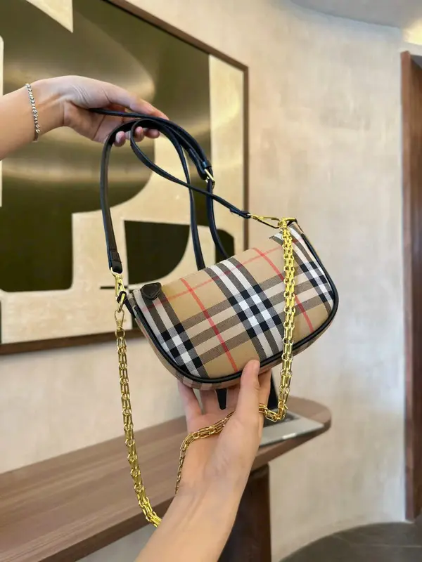 Túi xách nữ kẹp nách kẻ dáng bầu mới nhất 2024 Bag Nhung Đeo Vai Đeo Chéo 3