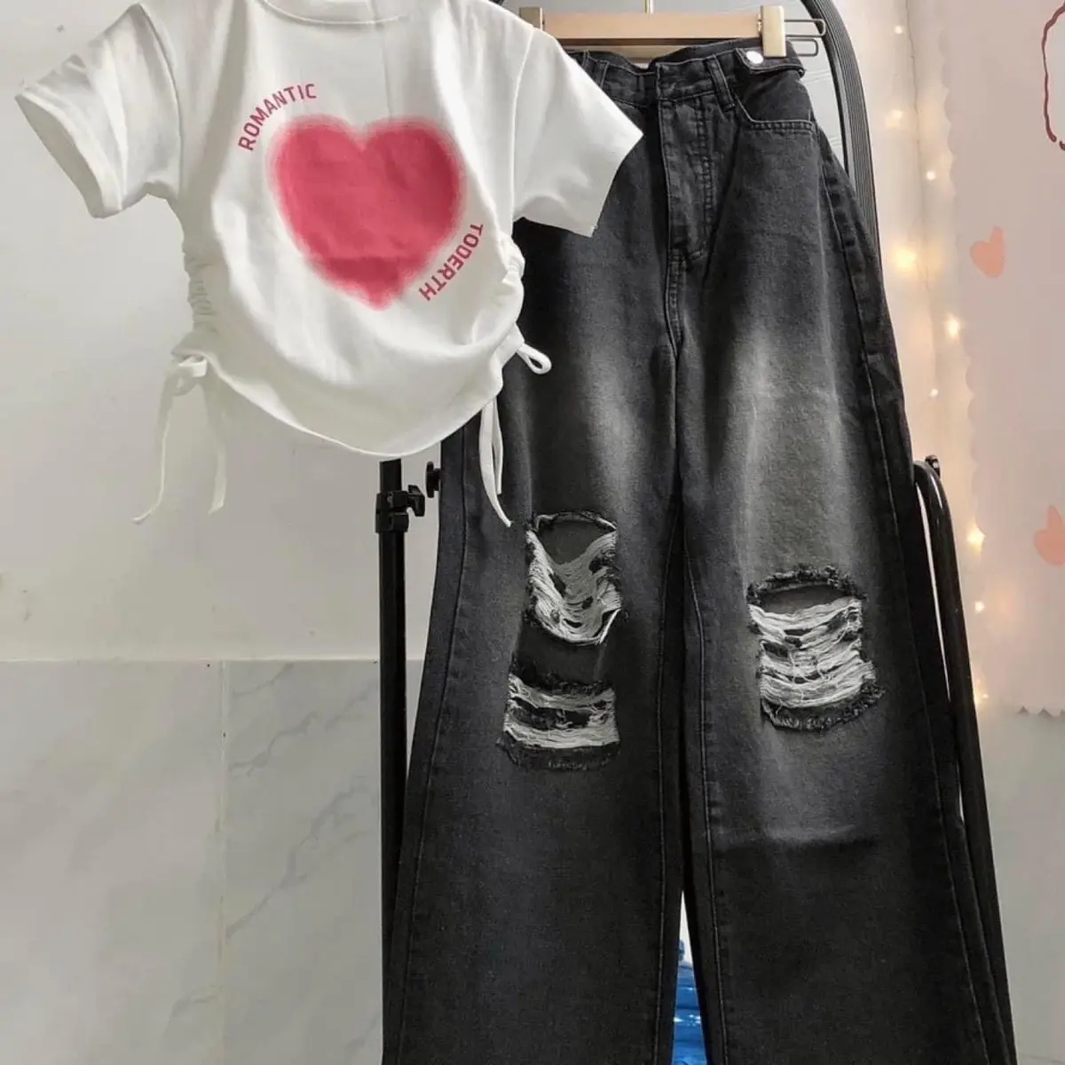 Set Baggy jeans đai nút rách + áo rút dây tim