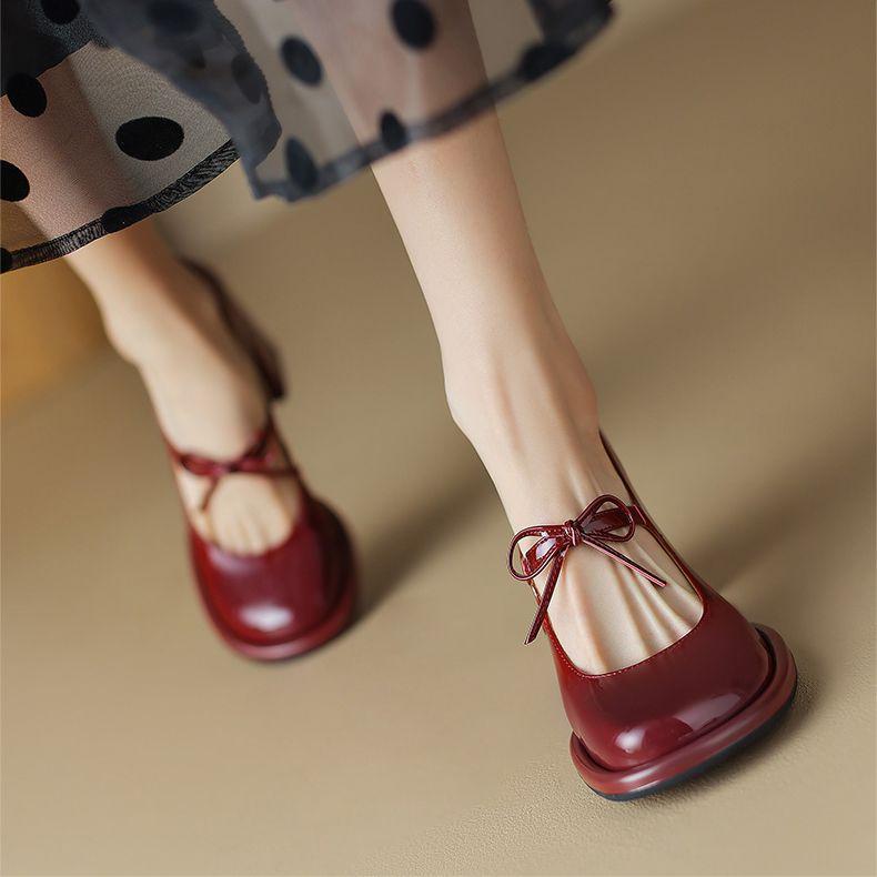 Product Introduction of Vintage Mary Jane Flat Shoes, Square Toe Design with Thick Heels, Anti-Slip Design, Available in Multiple Colors, Gift for Girlfriend. 21