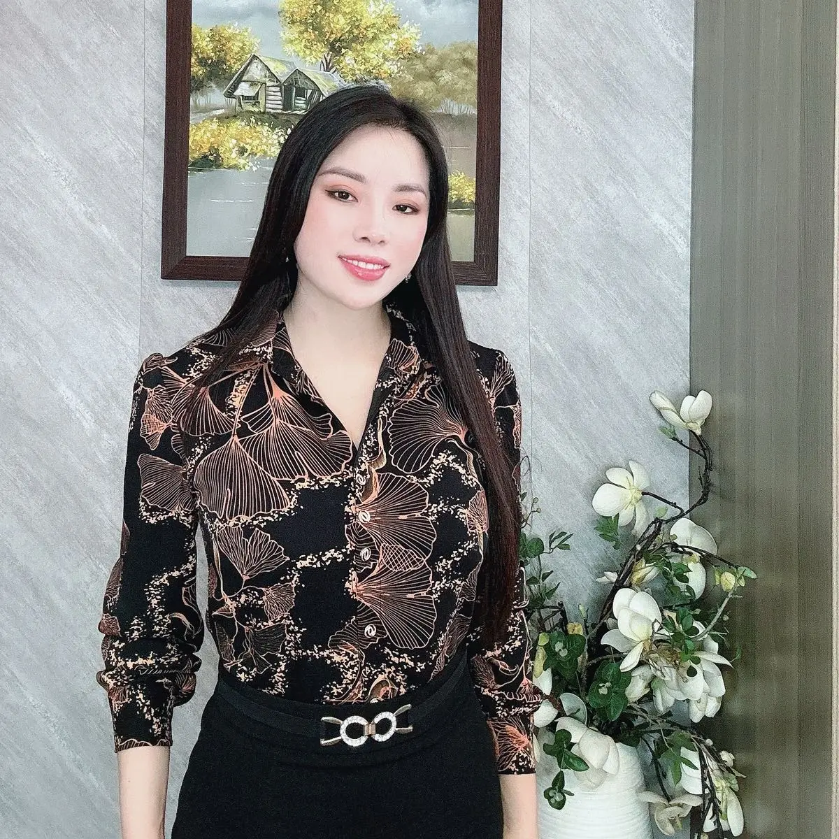 Áo sơ mi gài nút sang trọng , chất liệu lụa hàn mát,mịn và tôn dáng Cotton