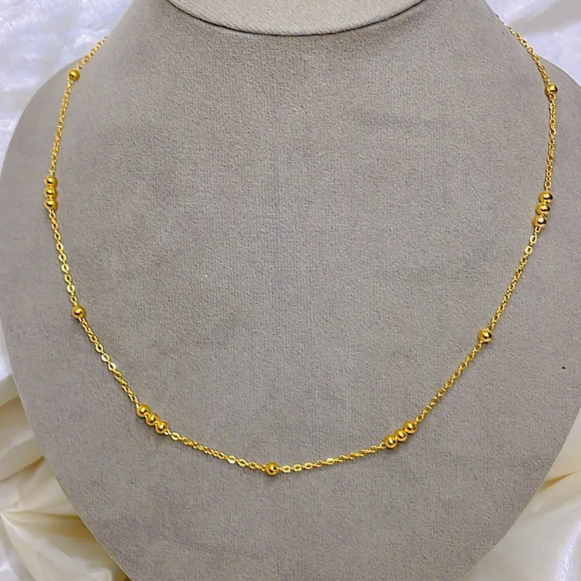 Kalung bola nuri titan