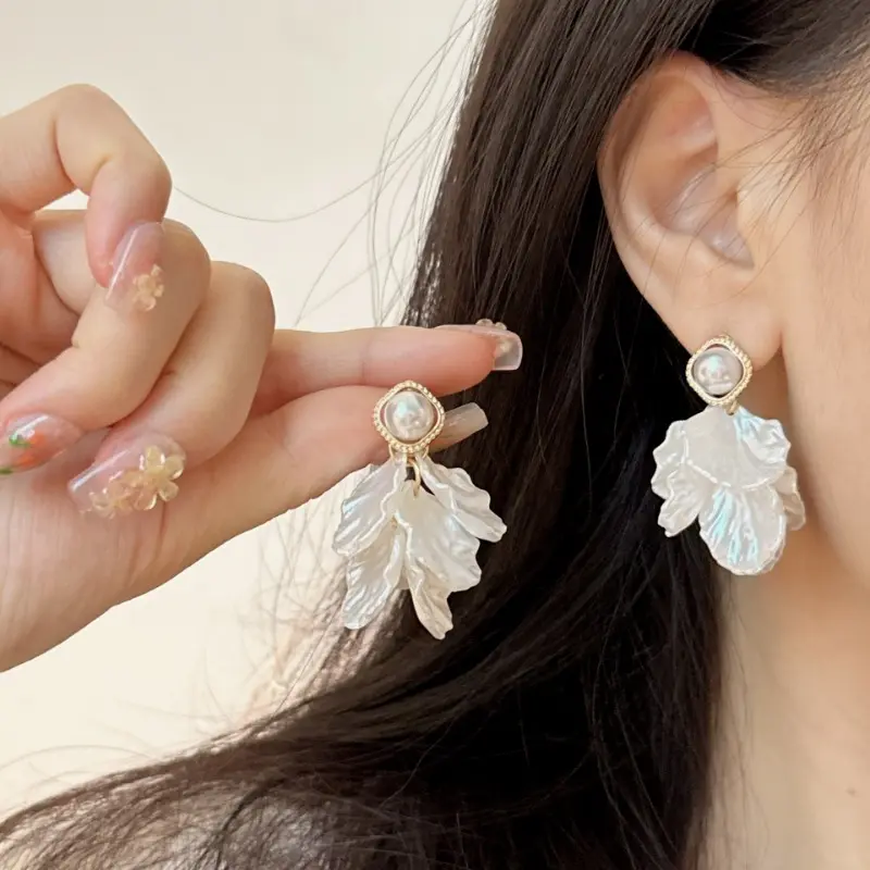 Fashion Jewelry 925 Silver Needle Elegant Temperament White Color Petal Earrings For Women Wedding Gifts Sweet Design Hot Sale