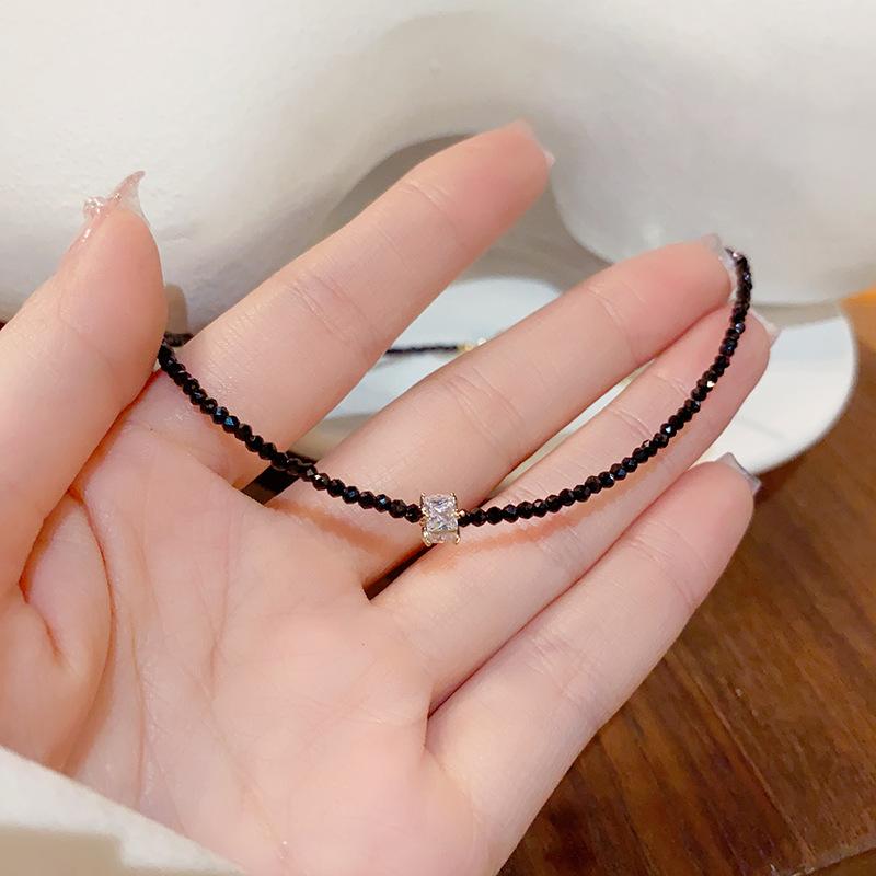 Product Introduction of Dây chuyền xương đòn hình trụ Zircon pha lê đen phong cách Ngọt Ngào ngầu cá tính Vòng Cổ dễ phối đồ Thời Trang Ins Cao Cấp Cho Nữ 10