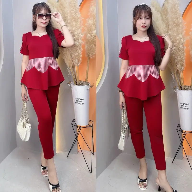 BIGSIZE 60-95kg—Sét bộ dễ thương tay đính bông  hai bên ,quần 9 tất áo phom peplum phối caro ,,Chất Liệu Thun Poly Co Giãn Thoải Mái,Trang Trí Nút Lạ Mắt Nhung Women Nữ Top 3