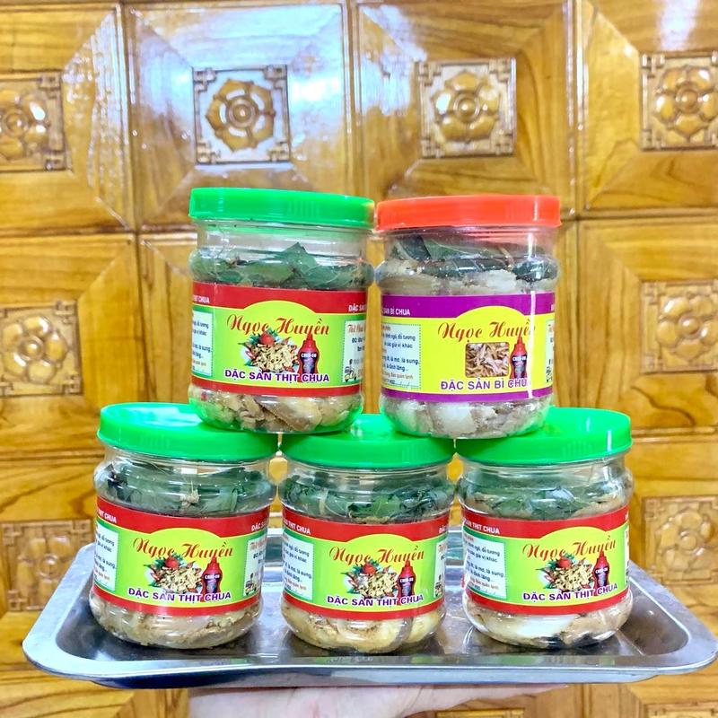 Combo 4 hộp thịt chua lẫn bì tặng 1 hộp bì chua .