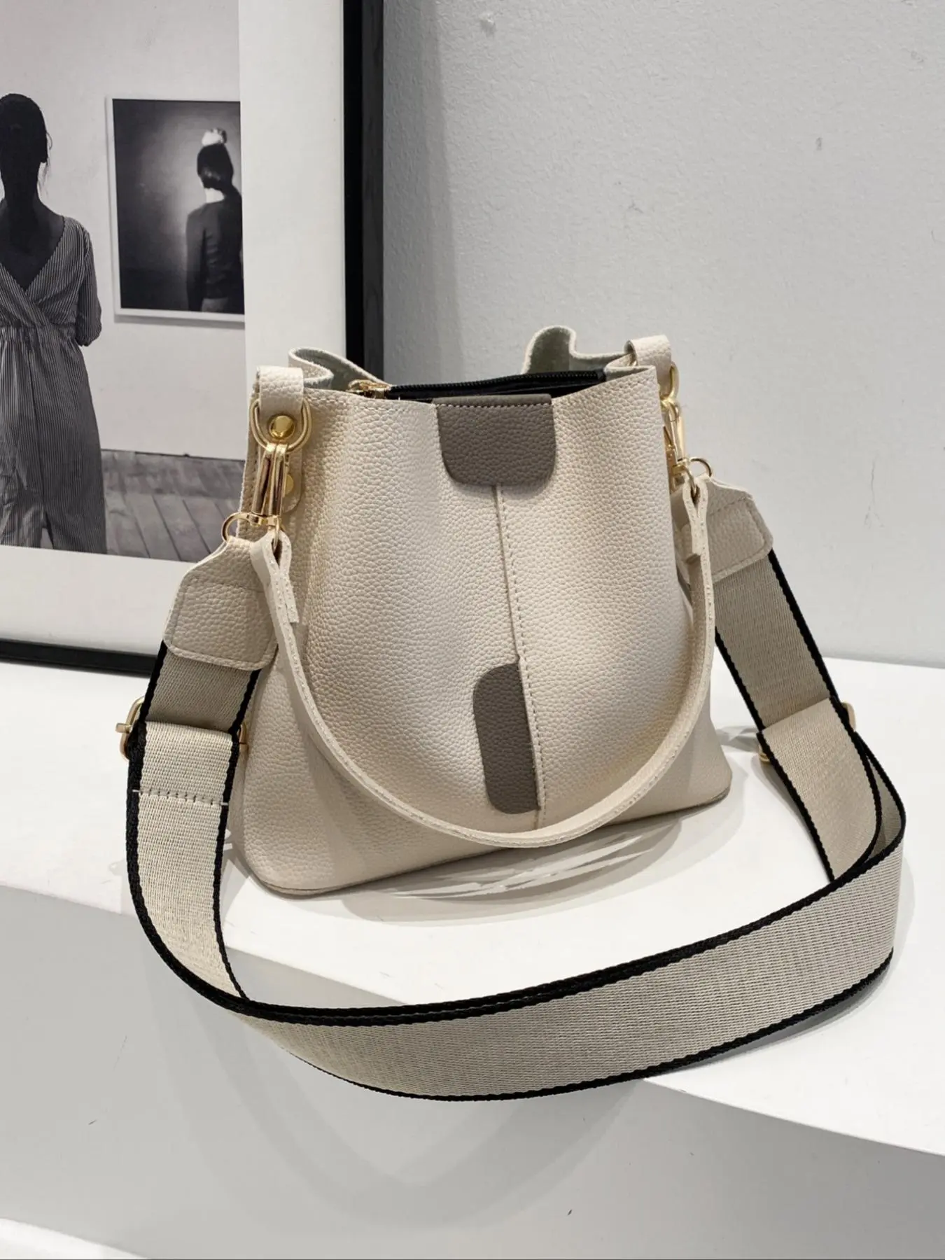 Women's Solid Color Shoulder Bag, Fashionable Pu Leather Compact Crossbody Bag for Daily Commuting, Casual Trendy Versatile High-quality Daily Commuting Bag