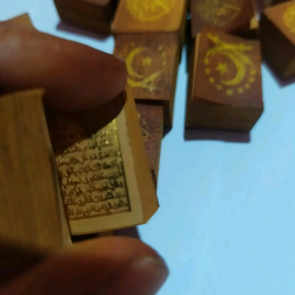 Stambul alquran tinta emas tanpa wadah