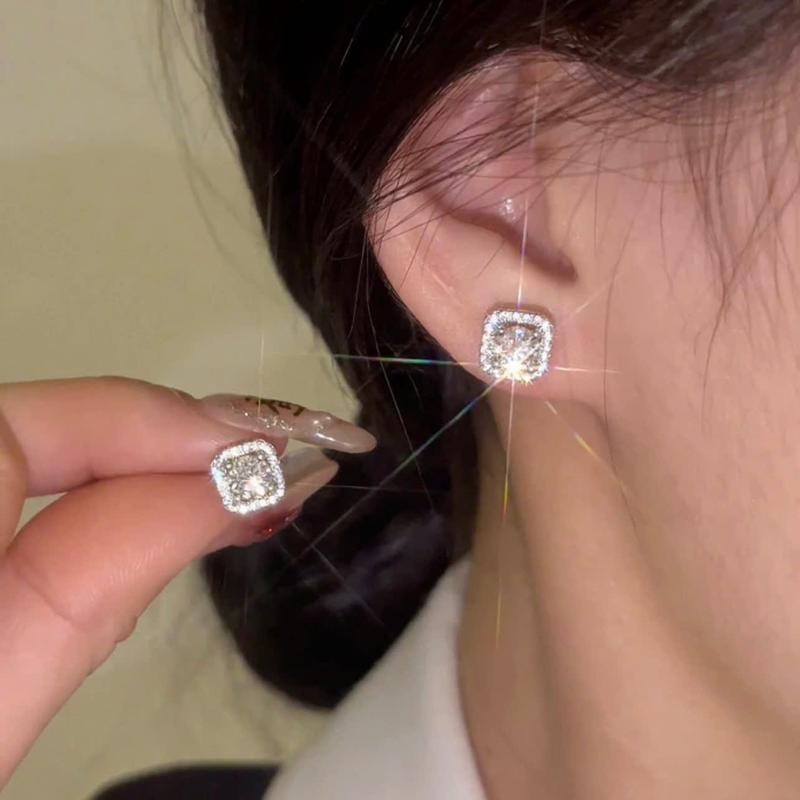 Bông tai ĐÁ VUÔNG Mois S925 thiết kế sang trọng, quý phái cho nữ, đi tiệc đi chơi đều đẹp 3