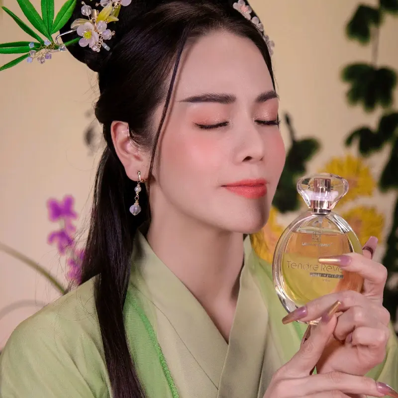 mẫu chiết nước hoa 20ml _03 laura paris 1