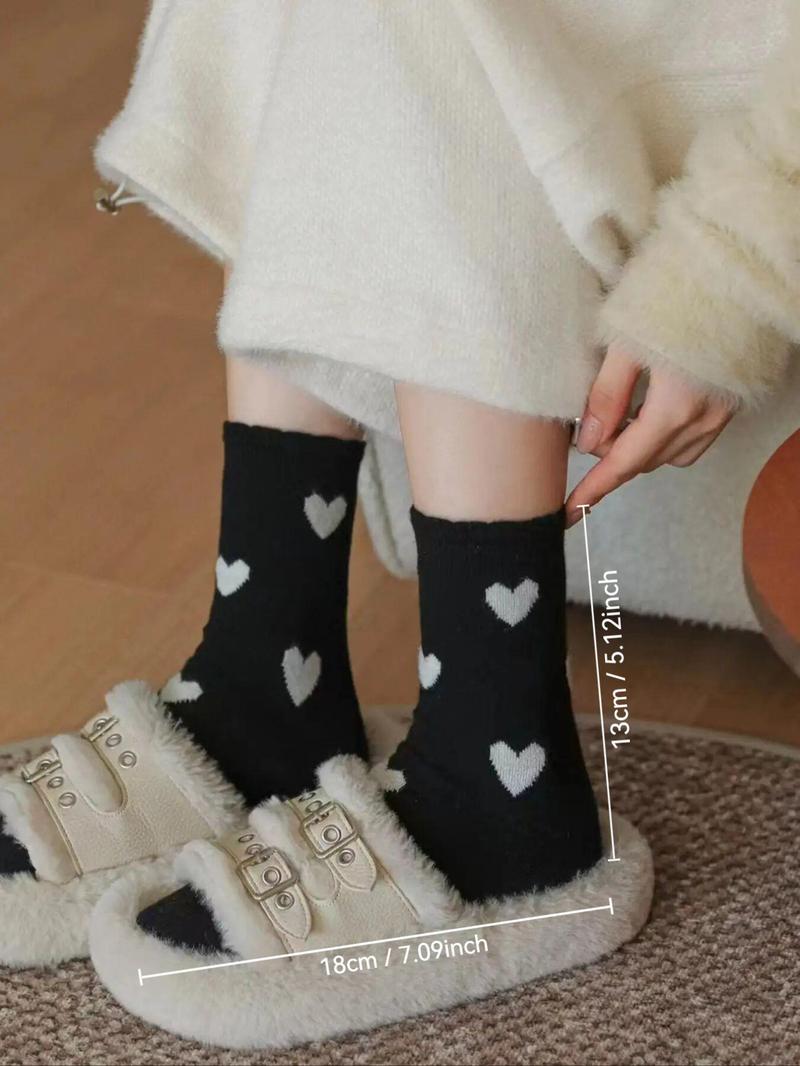 Product Introduction of Women's Heart Print Socks, Casual Soft Mid-Calf Socks, Comfy Breathable Socks for All Seasons Daily Wear 4