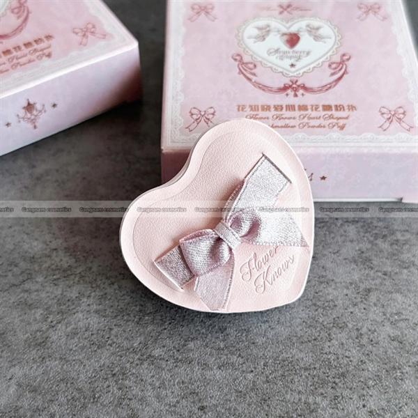 mút đánh nền Flower Knows heart shaped marshmallow powder 1