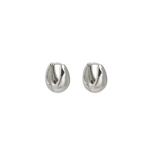 [Fanyee] Anting-anting Lingkaran Polos Temperamen Mode yang Halus Anting-anting kreatif dengan temperamen kelas atas Q132 7