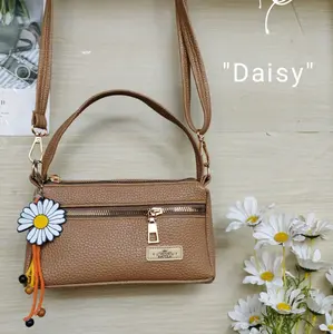 Tas Daisy, terdapat varian warna moca, pink, dan hitam