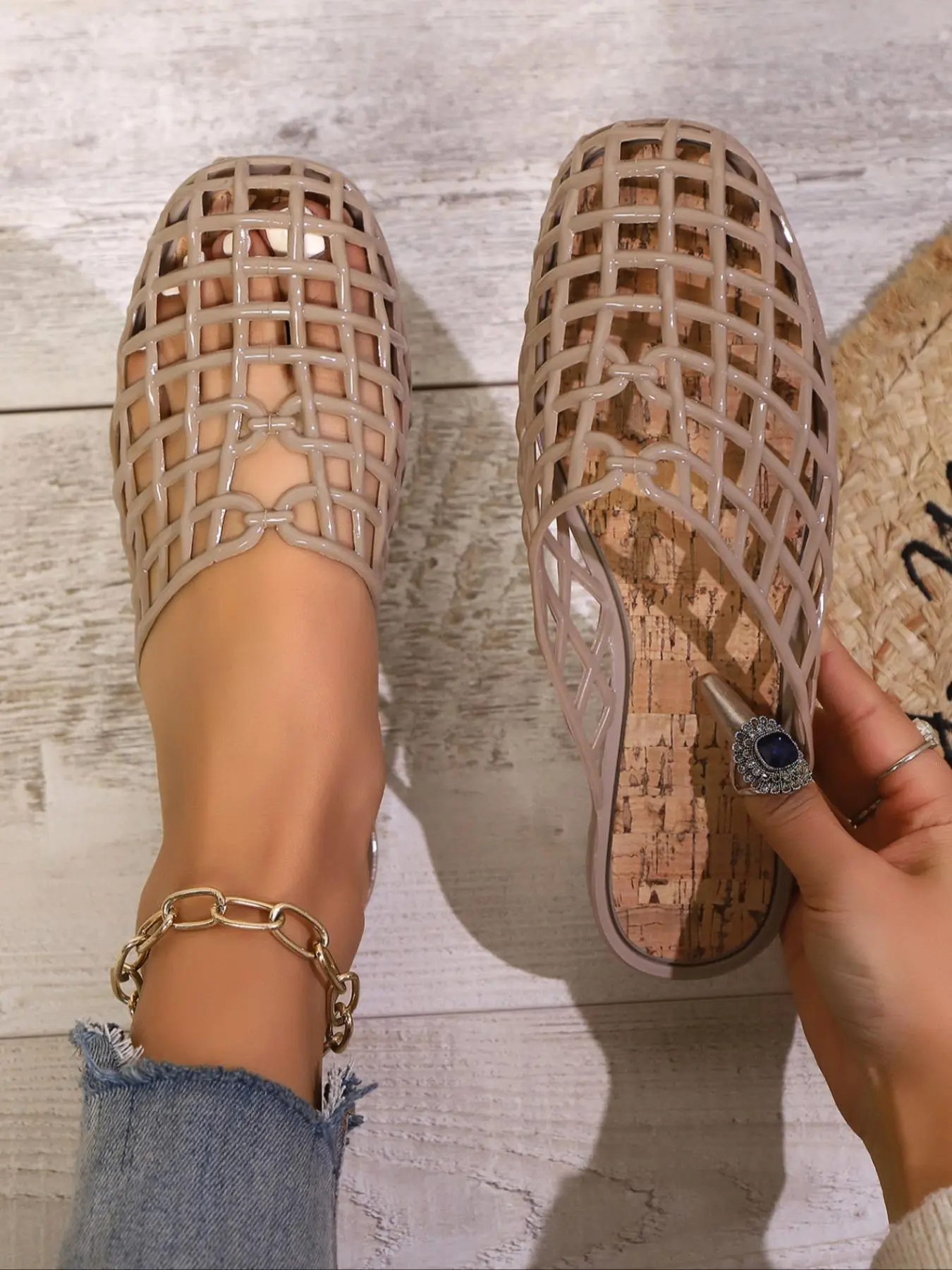 Women's Fashionable Plain Color Hollow Out Design Slip on Sandals, Casual Comfortable Flat Sandals for Summer, Lightweight Breathable Shoes for Daily Wear, Girl
