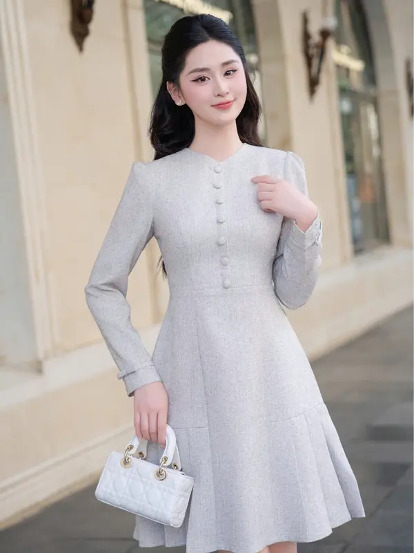 Váy dạ nữ cổ tròn cúc bọc xếp ly thanh lịch 411055 3