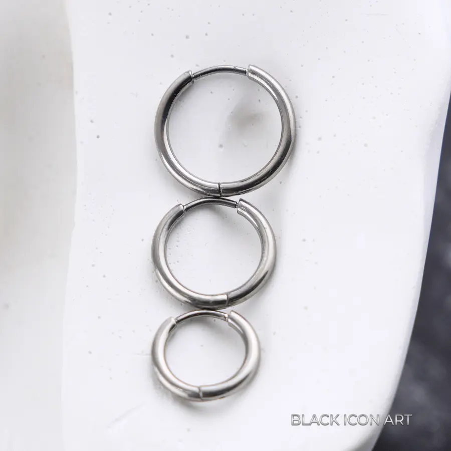 Khuyên Vòng Titanium F136 Tròn Trơn Chốt Bấm Không Gỉ Không Kích Ứng - BLACKICON