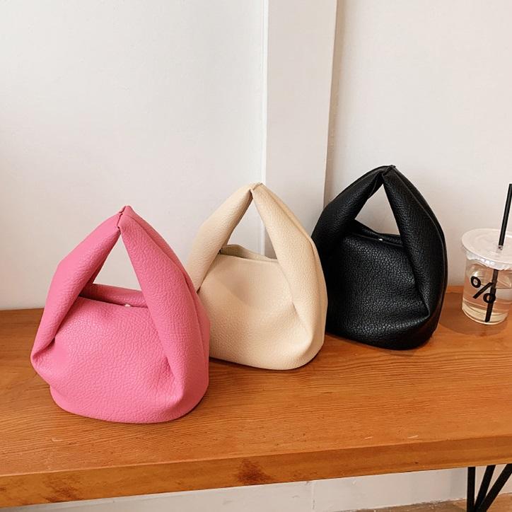 Product Introduction of Vintage Solid Colour Pleated Cloud Bags For Women Small Handbags and Purses Female Stylish Shoulder Crossbody Bag 2024 Trend 10