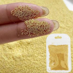 5000pcs Cuentas de caviar 3D para uñas para Arte en uñas Mini cuentas en forma de bola para uñas Púas para uñas Dorado Accesorios de decoración Hazlo tú mismo Encantos para uñas Gemas para uñas Suministros para uñas Dorado, plateado