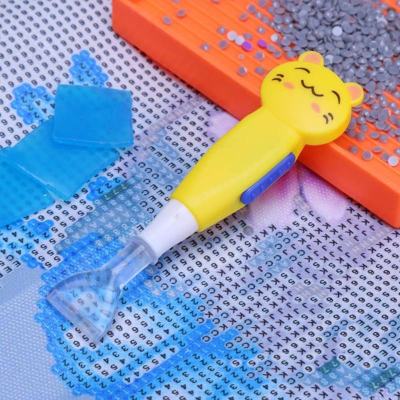 Product Introduction of New DIY Cartoon Animals Cross Stitch 5D  Painting  Painting Tools Point Drill Pen LED Light 11