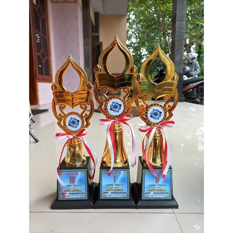 Trophy Piala Lomba Juara 1 2 3 Set Free Desain Stiker + Hiasan Pita Merah Putih 2