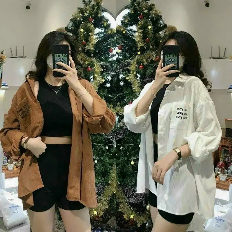 Áo Sơ Mi Nhung Nữ Phối Túi Thêu Logo Chữ, Áo Khoác From Rộng Kiểu Dáng Dễ Thương Shirt