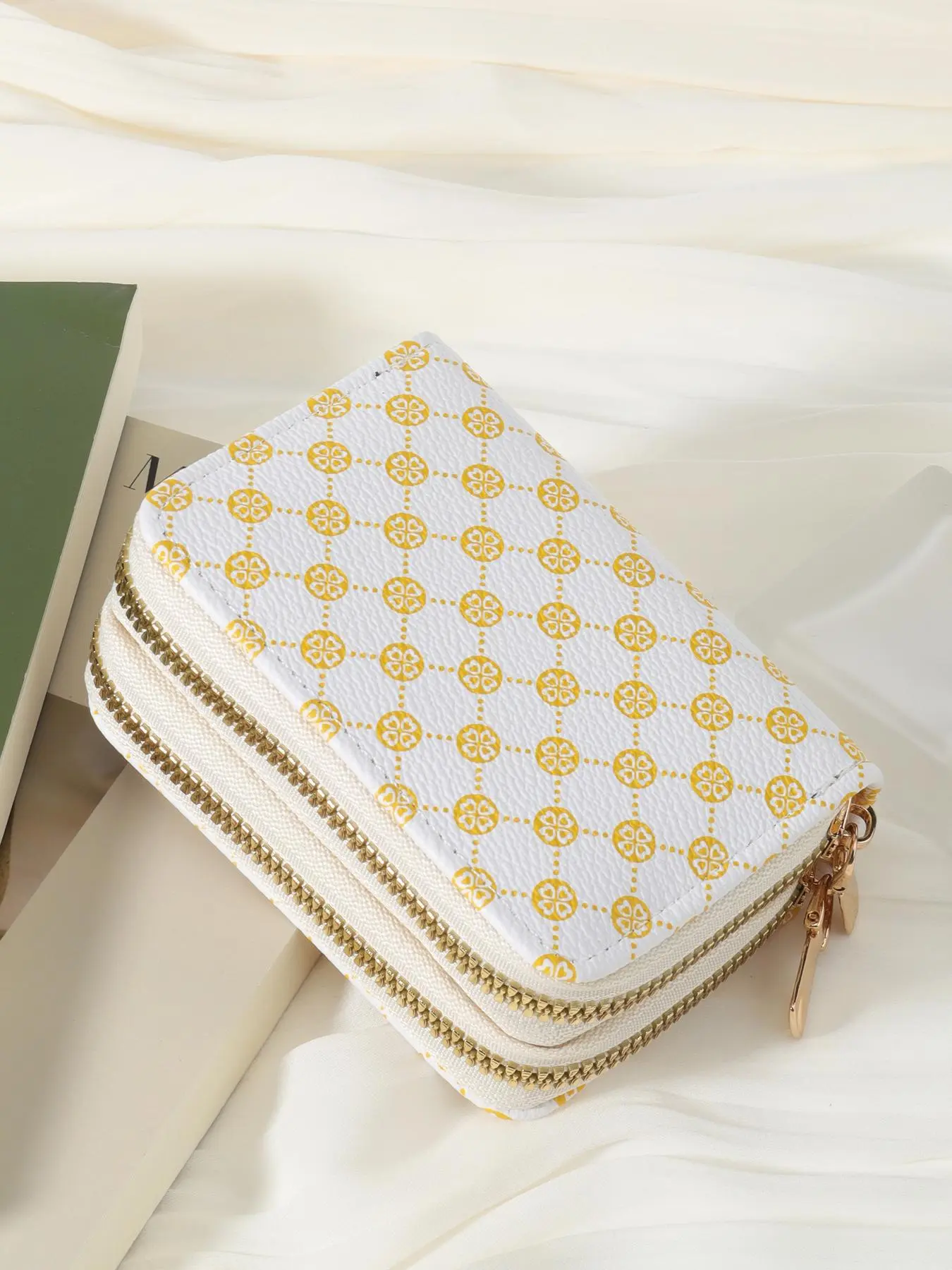 Women's Elegant Geometric Graphic Zipper Wallet, Trendy Short Wallet with Card Slots, Chic All-match Card Holder for Daily Use