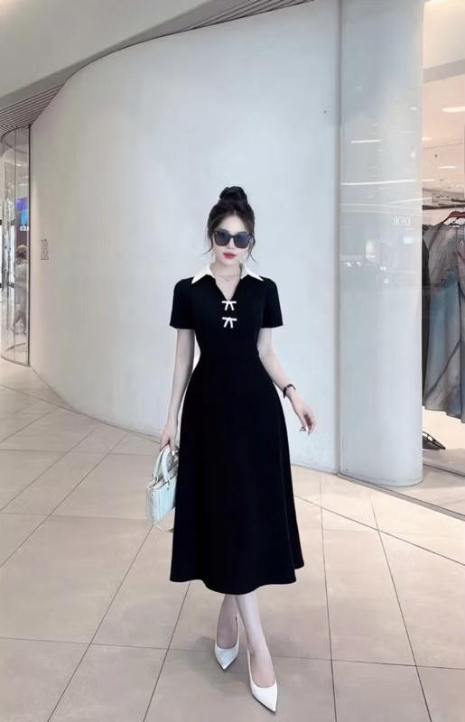 Product Introduction of Đầm tuyết mưa cổ V kèm tag đá 36