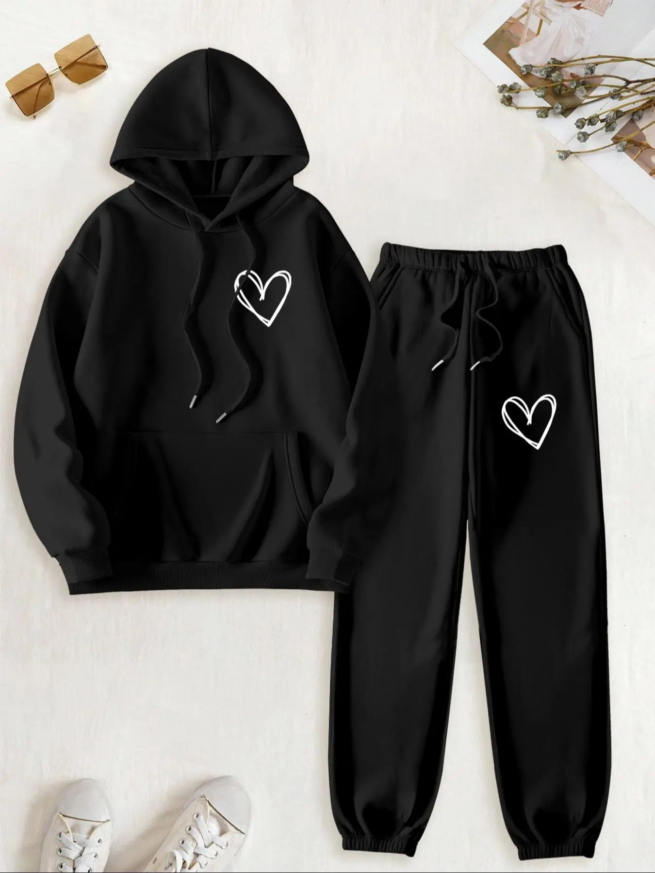 Women's Heart Print Hoodie & Sweatpants Two-piece Set, Casual Long Sleeve Hooded Sweatshirt & Jogger Pants, Ladies Fall & Winter Clothes for Daily Wear