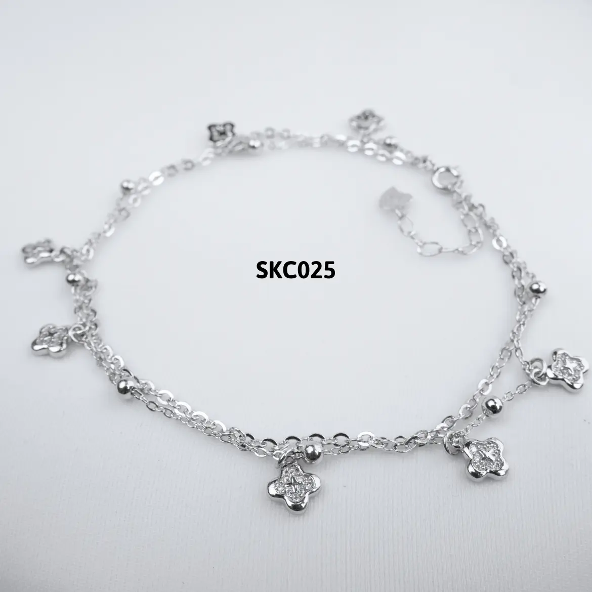 Trang sức AU750 Lắc chân đôi đính 7 charm cỏ 4 lá - SKC 025| Saka Jewelry Trang sức AU750