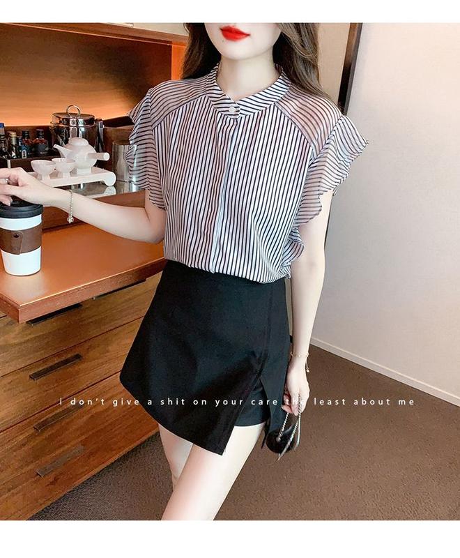 Product Introduction of Áo Voan, Họa Tiết Sọc, Tay Bay Cho Nữ, Thời Trang Mới Mùa Hè 2024, Phong Cách Phương Tây Nhỏ Áo ngắn Tay Top Women Sơ Mi Sọc Kẻ Cổ Tròn 12