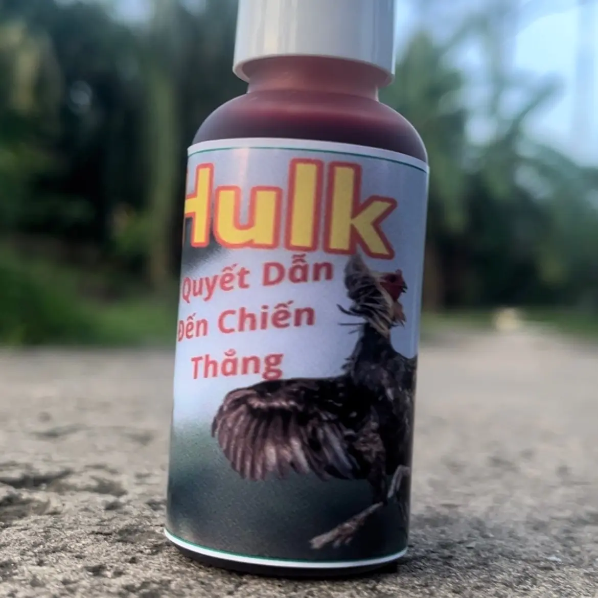 HULK di h dưỡng cho gà vô chế độ chai 30ml và 50ml. Giúp gà tăng bo mạnh - săn chắc tay trong vòng 15 20 ngày