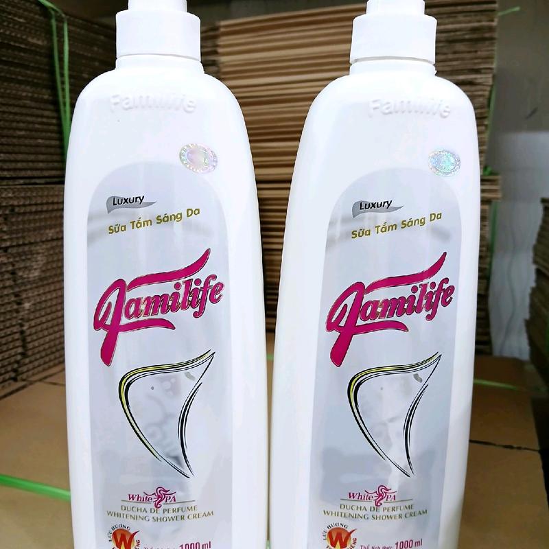 COMBO 2 CHAI Sữa Tắm Cá Ngựa Familife 1000ml